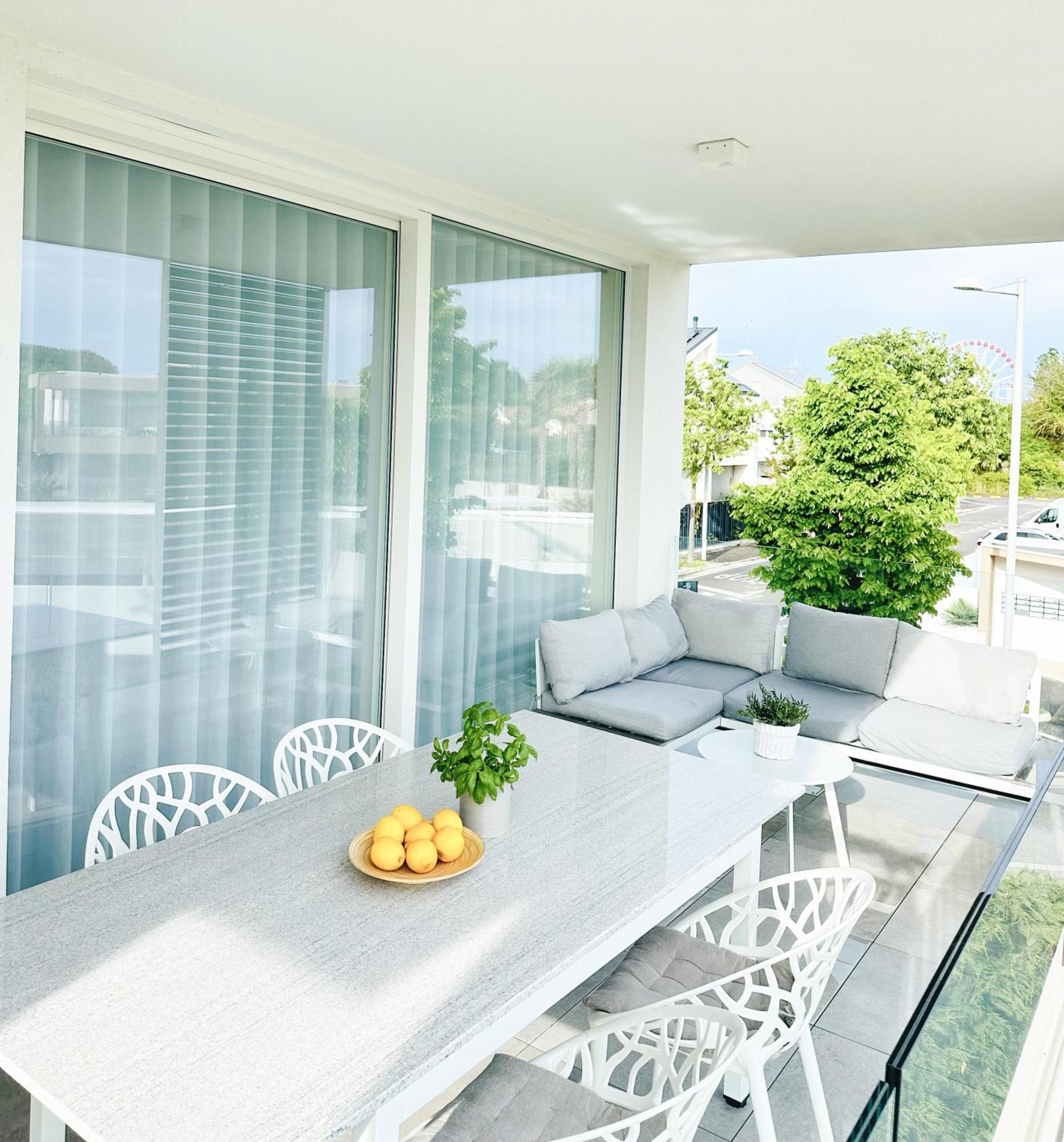 Apartment Luma With Pool Lido di Jesolo Buitenkant foto