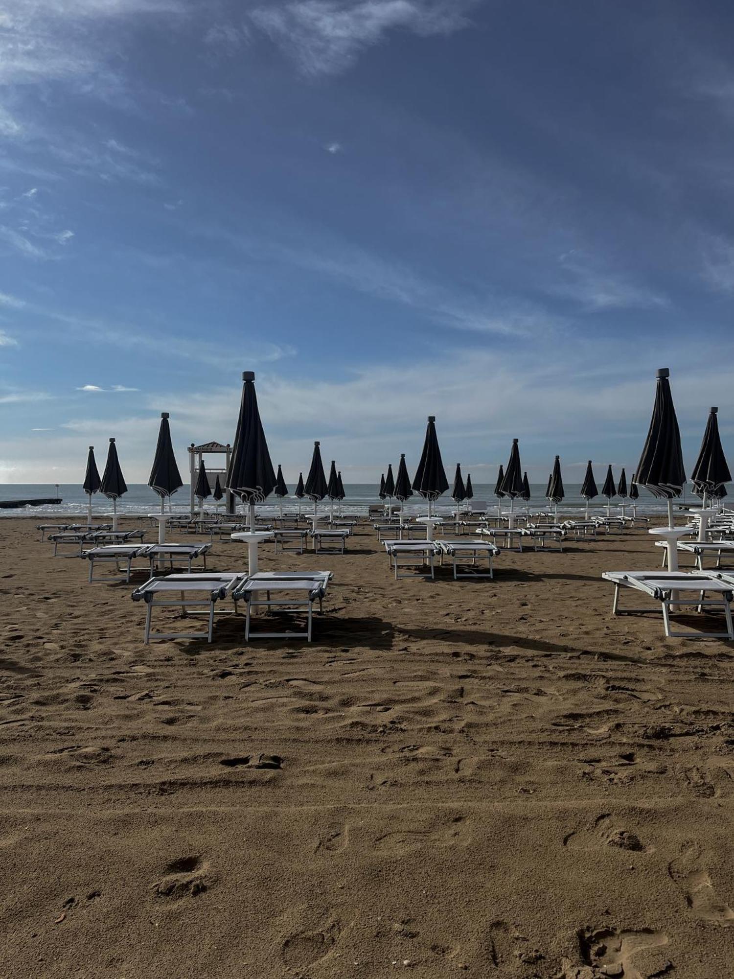 Apartment Luma With Pool Lido di Jesolo Buitenkant foto